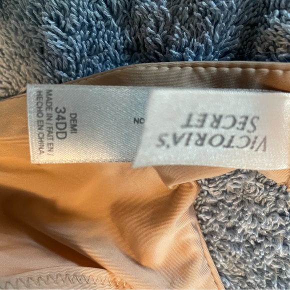Victoria’s Secret Bra - Picture 4 of 7